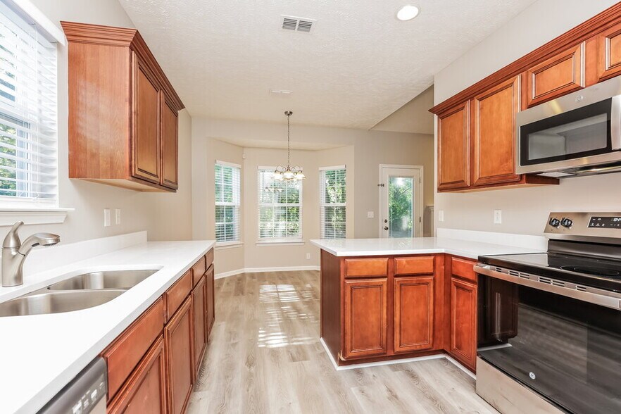 Building Photo - 750 Pantera Dr