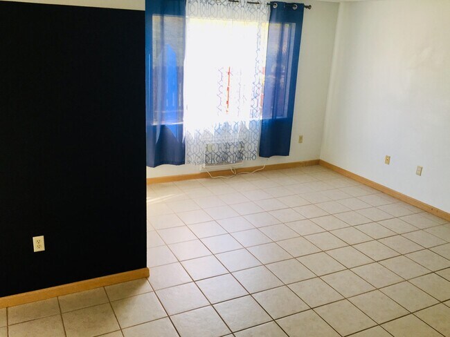 Building Photo - 3 bedroom Corner Unit at Kuulako Available June 23rd