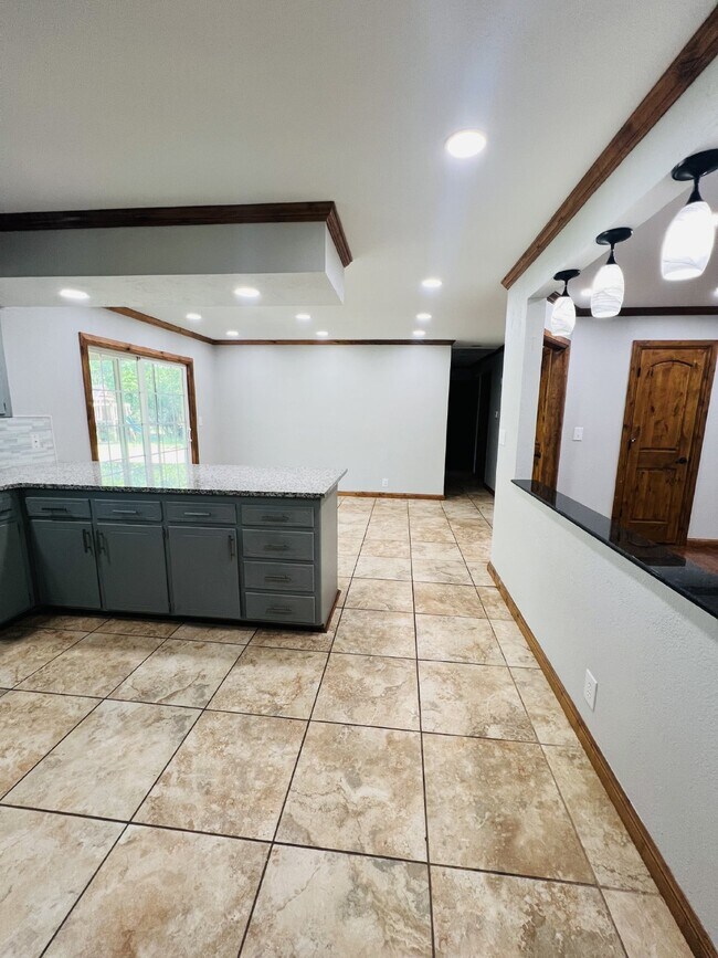Building Photo - Beautiful 3 bedroom home in Chisolm School District!