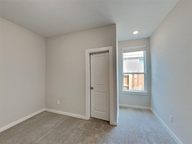 Building Photo - 2350 Bailey Flds Ln