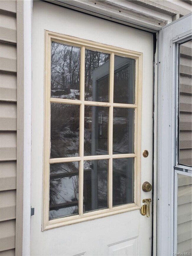 Building Photo - 51 Hillandale Ave