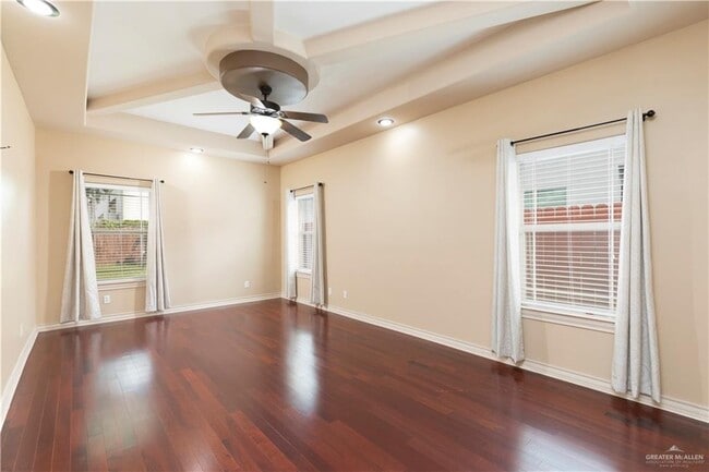 Building Photo - 15 Toronto Ave