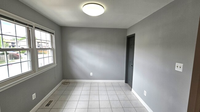 Building Photo - 4502 King Edward Ct