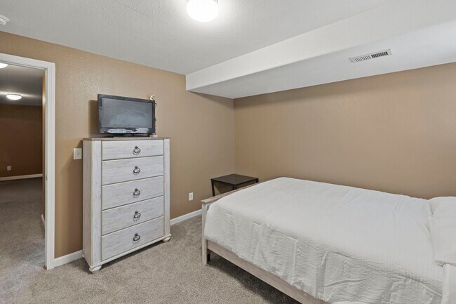 Building Photo - 7356 Coral Ridge Dr