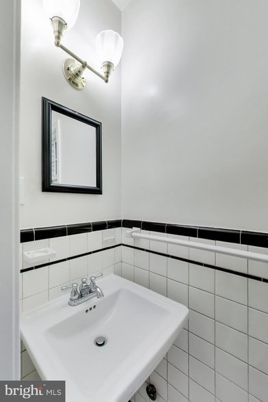 Building Photo - 5138 Nebraska Ave NW