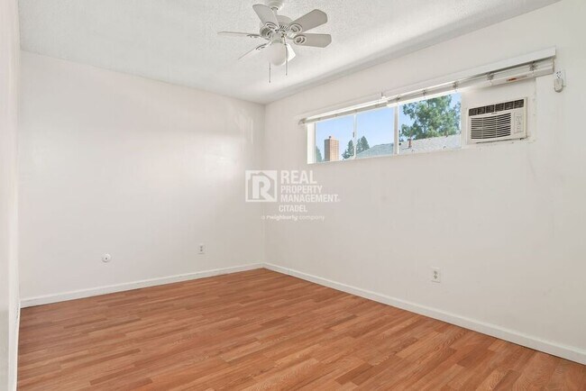 Building Photo - 3009 Canyon Crest Dr