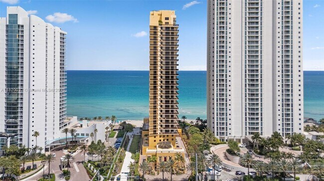 Building Photo - 16275 Collins Ave
