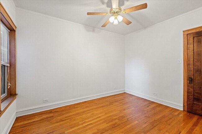 Building Photo - 3546 N Bosworth Ave