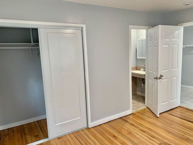 Building Photo - Great 3 bed 1.5 bath House with Garage in ...