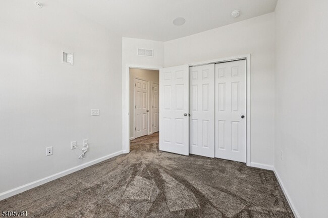 Building Photo - 32 Cortland Ct