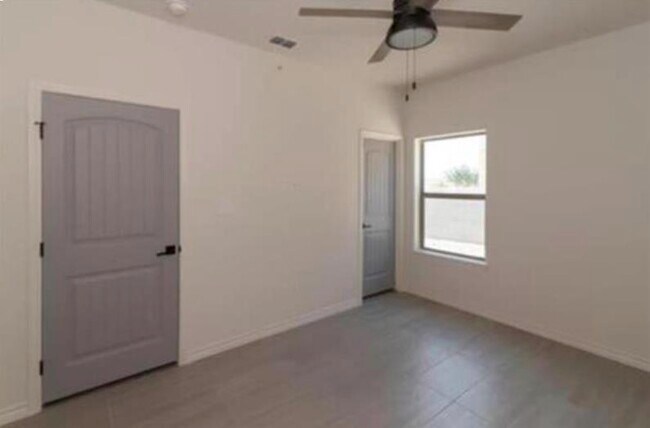 Building Photo - 7608 Rocio Dr