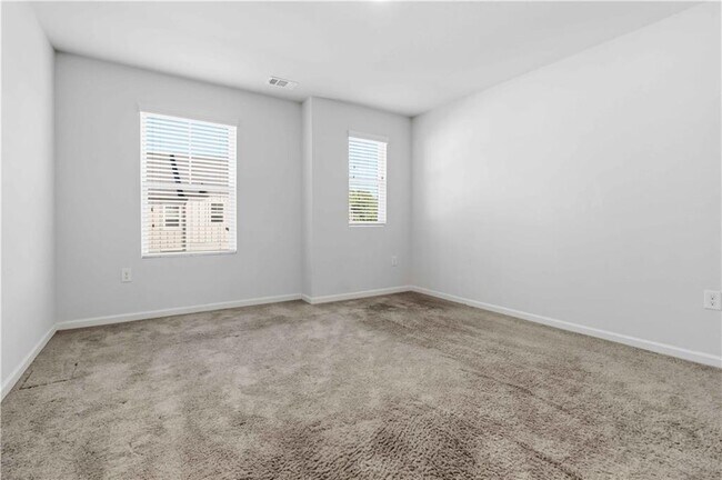 Building Photo - 840 Pt Pl Dr