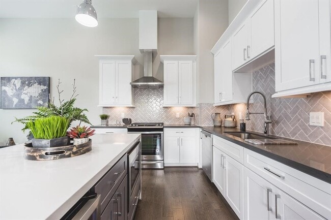 Building Photo - 2149 Hoskins Dr