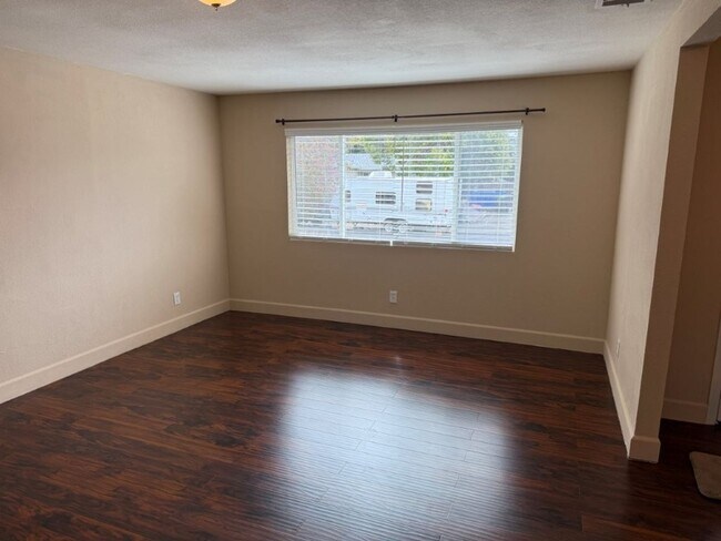 Building Photo - Unique 5 Bedroom 2 Story w/ Solar Suisun *...
