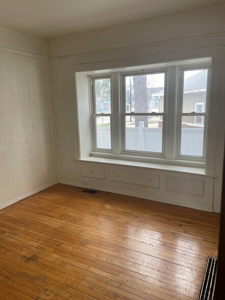 Building Photo - 400 Washington Ave