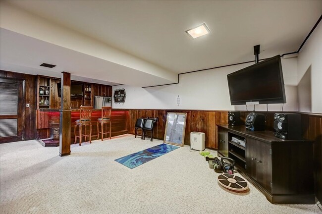 Building Photo - Spacious Elm Grove 3BR/2BA Ranch Single Fa...