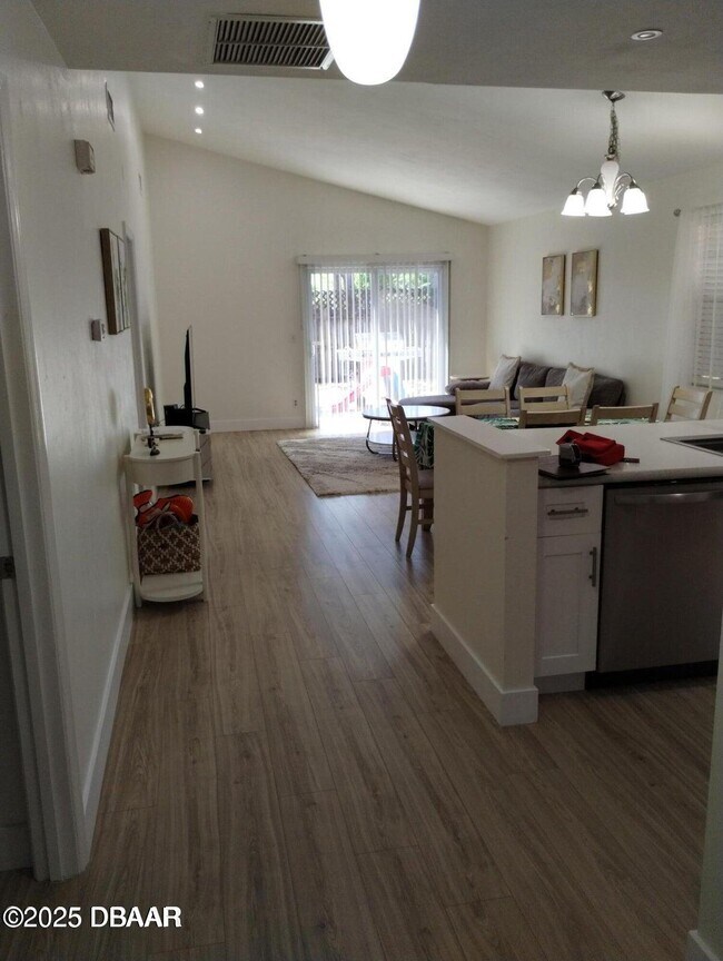 Building Photo - 962 Stonybrook Cir