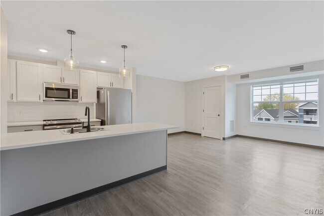 Building Photo - 15 Loso Dr