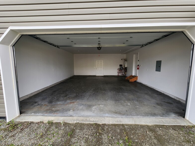 Building Photo - 4038 W Marble Way