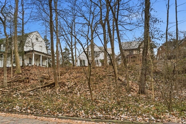Building Photo - Private House on iuka ave Ravine – Central Campus – Newly Renovated - Flexible Pricing