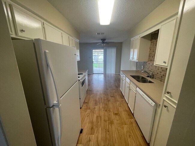 Building Photo - 5217 Tartan Dr