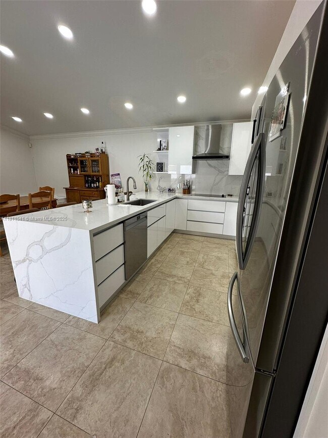 Building Photo - 11421 SW 145th Ave
