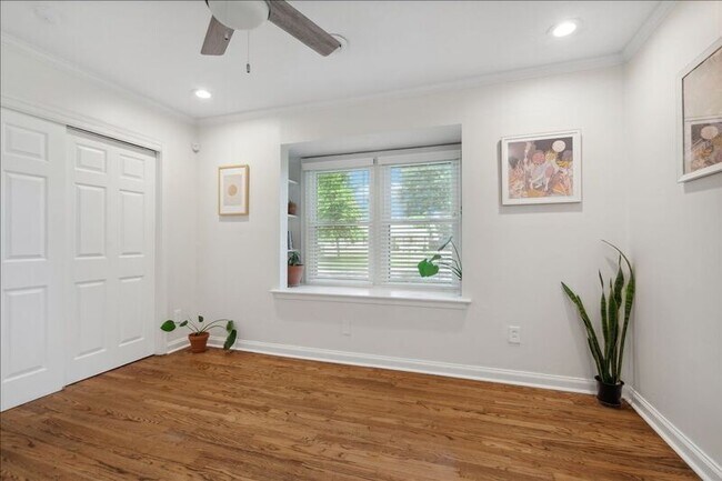 Building Photo - 847 S Mendenhall Rd