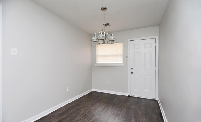 Building Photo - 7304 Dahlia Dr