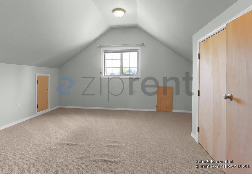 Building Photo - Unit