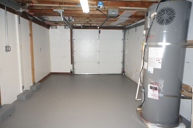 Building Photo - Amazing two bedroom sellwood beauty!