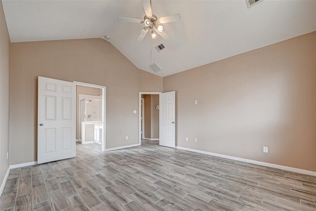 Building Photo - 16942 Langham Crossing Ln