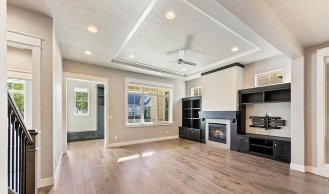 Building Photo - 6253 N Winward Ln