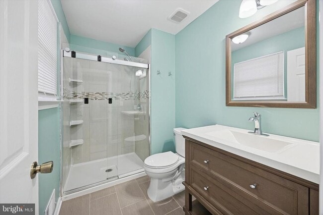 Building Photo - 21 Parc Ridge Dr