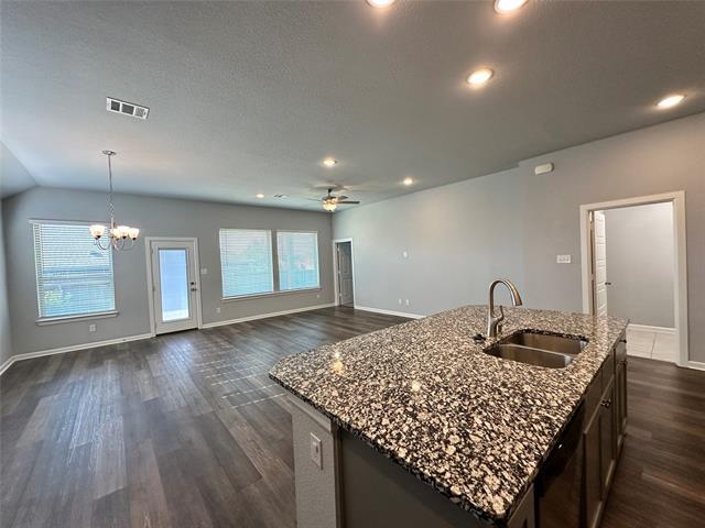 Building Photo - 4716 Bluffview Dr