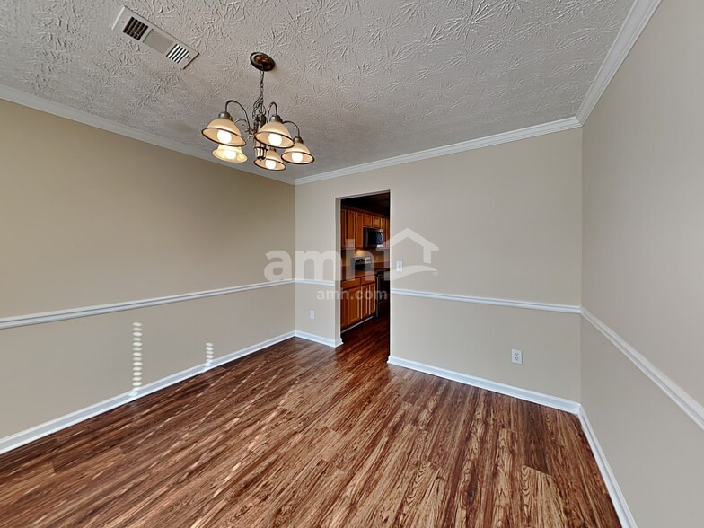 Building Photo - 501 Hawk Eye Ct