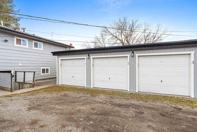 Building Photo - Modern 2BR Suite – Newly Furnished, Pet-Friendly, Near Downtown Spokane (Furnished)