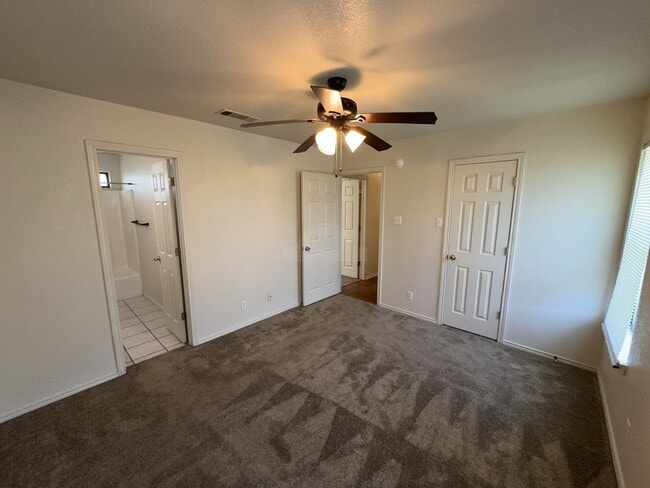 Building Photo - 914 McDaniel Cir