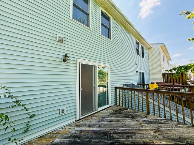 Building Photo - 2500 Ridge Rd