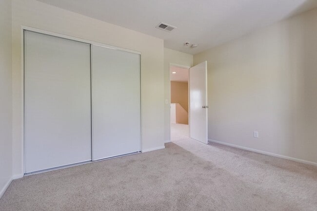 Building Photo - Gorgeous 4 Bedroom Santa Fe Hills Home With a Pool!