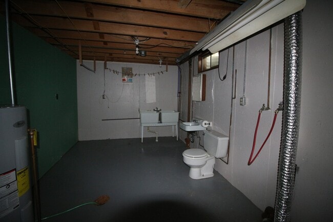 Building Photo - 133 Youngridge Dr