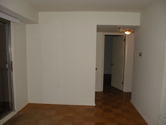 Building Photo - One bedroom condo in Leesburg