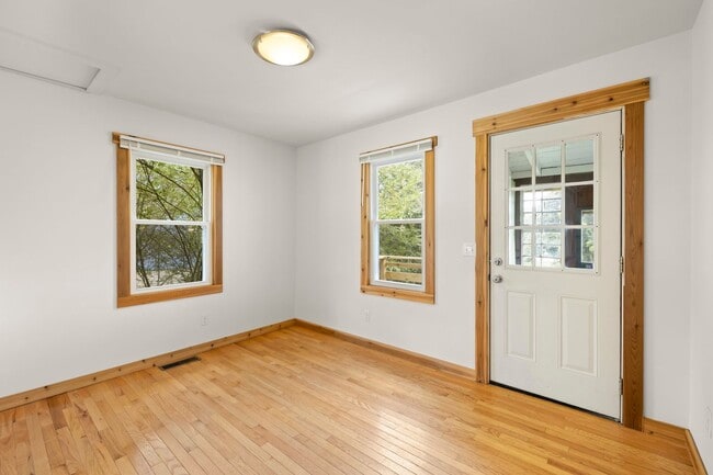 Building Photo - Unique 2-Bedroom, 1-Bathroom with Loft Spa...