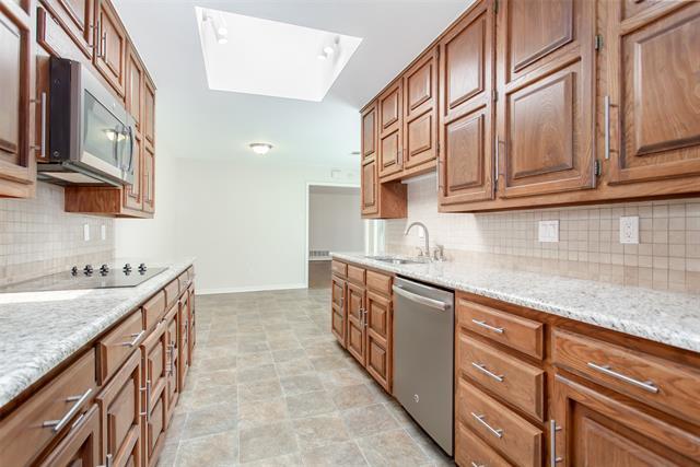 Building Photo - 6807 Anglebluff Cir