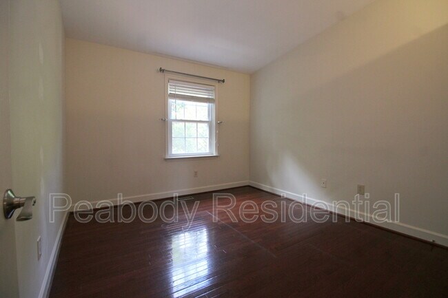 Building Photo - 8027 Merry Oaks Ct