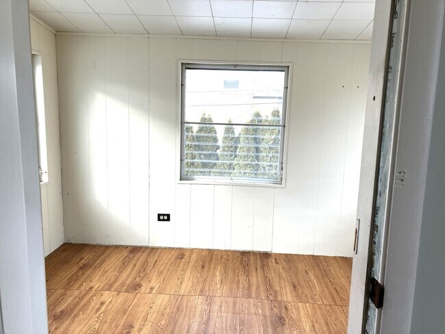 Building Photo - 6550 W Ebinger Dr