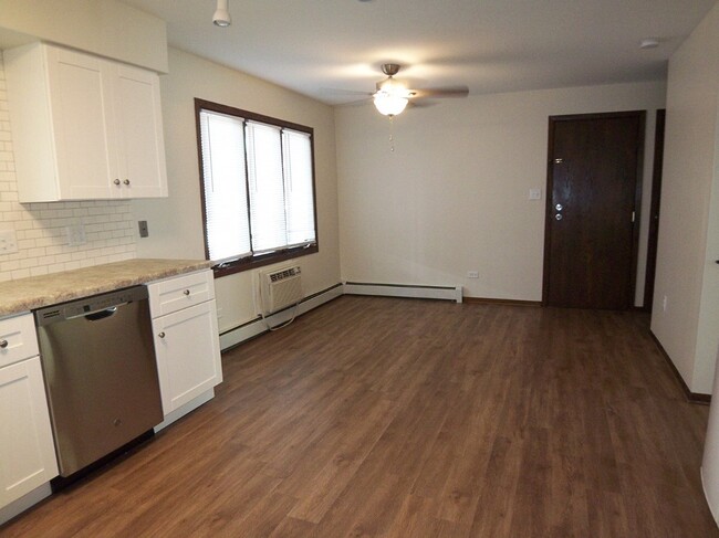 Building Photo - 4381 Woodland Ave