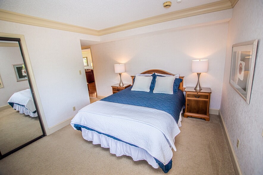 Building Photo - 29200 Bay Hollow Dr