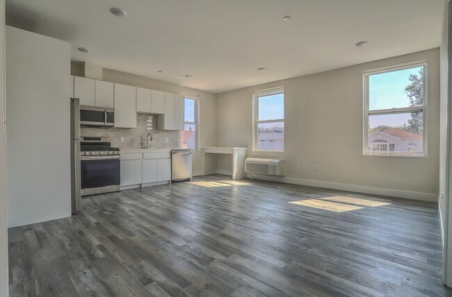 Building Photo - 140 Avenue B