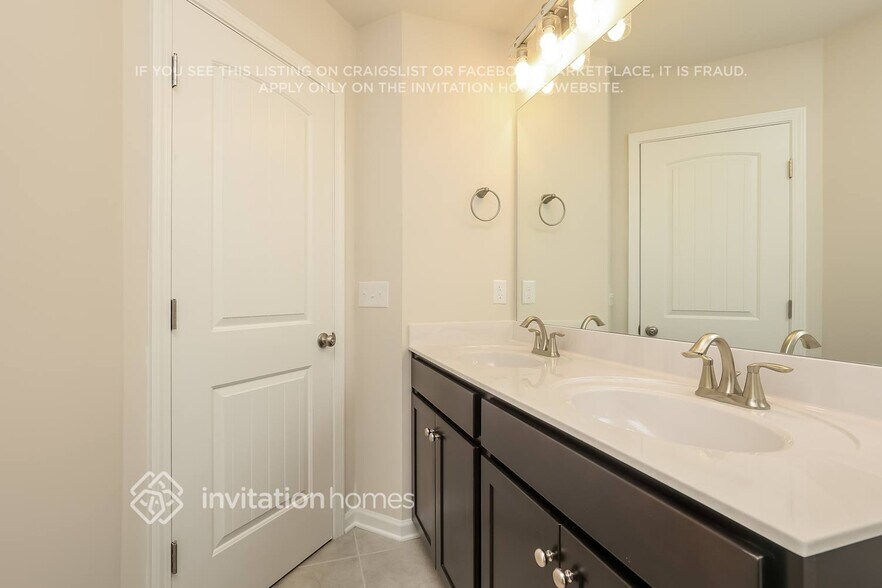Building Photo - 127 Fister Dr