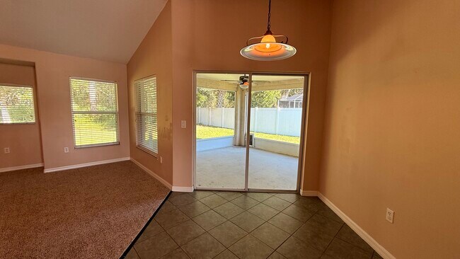 Building Photo - 10 Zebrawood Ct